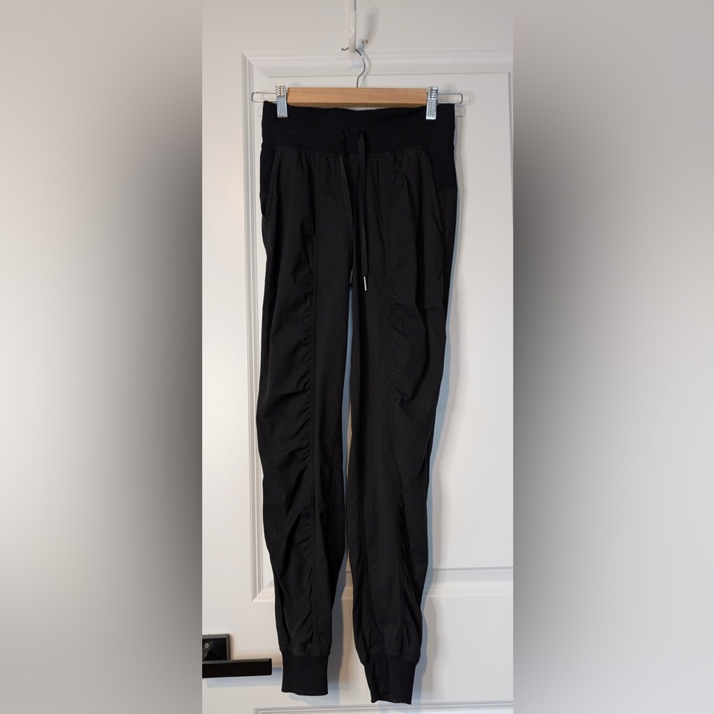 Lululemon Dance Studio Mid-Rise Jogger Black Size 2